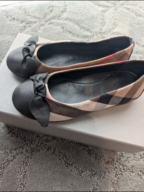 Burberry Classic Plaid Ballet Flats with Black Bow